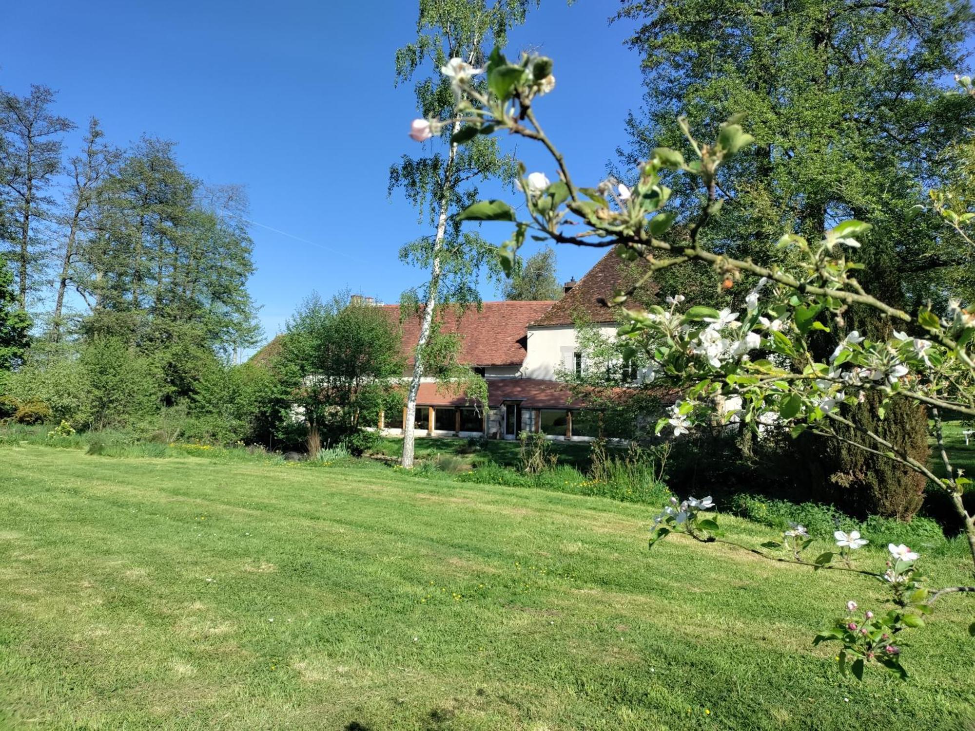 Bed and Breakfast La Barbotiere Chevannes  Экстерьер фото
