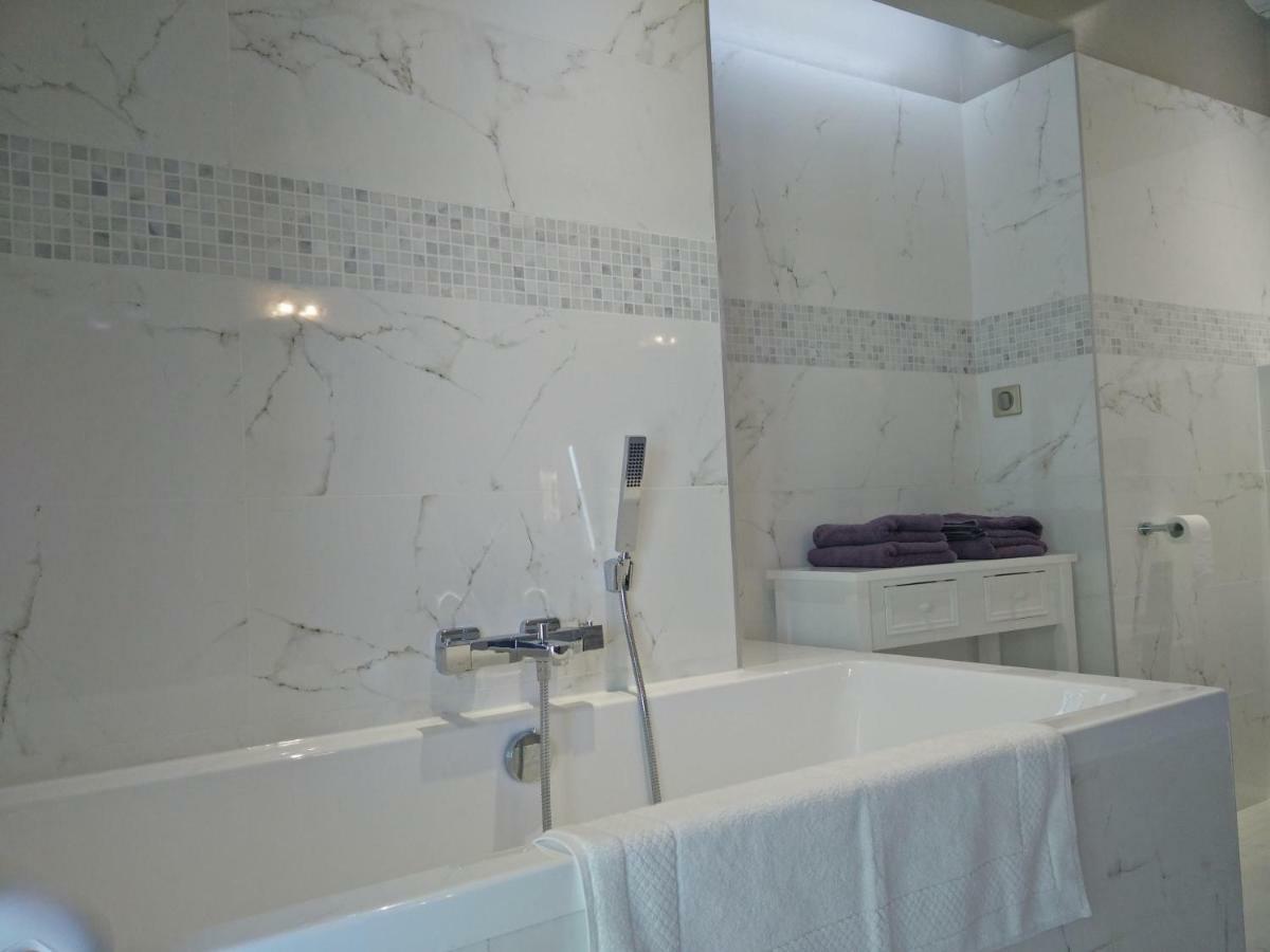 Bed and Breakfast La Barbotiere Chevannes  Экстерьер фото